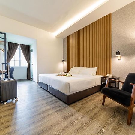 Thy Executive Hotel Johor Bahru Esterno foto