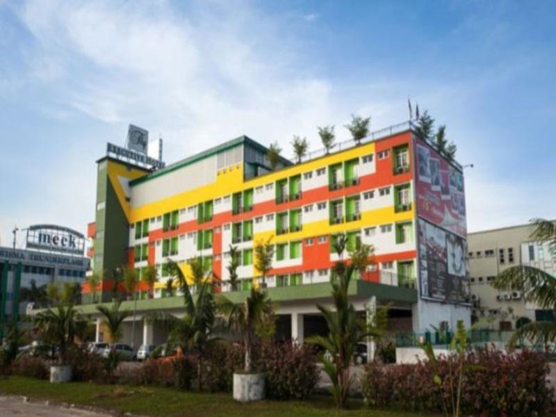 Thy Executive Hotel Johor Bahru Esterno foto