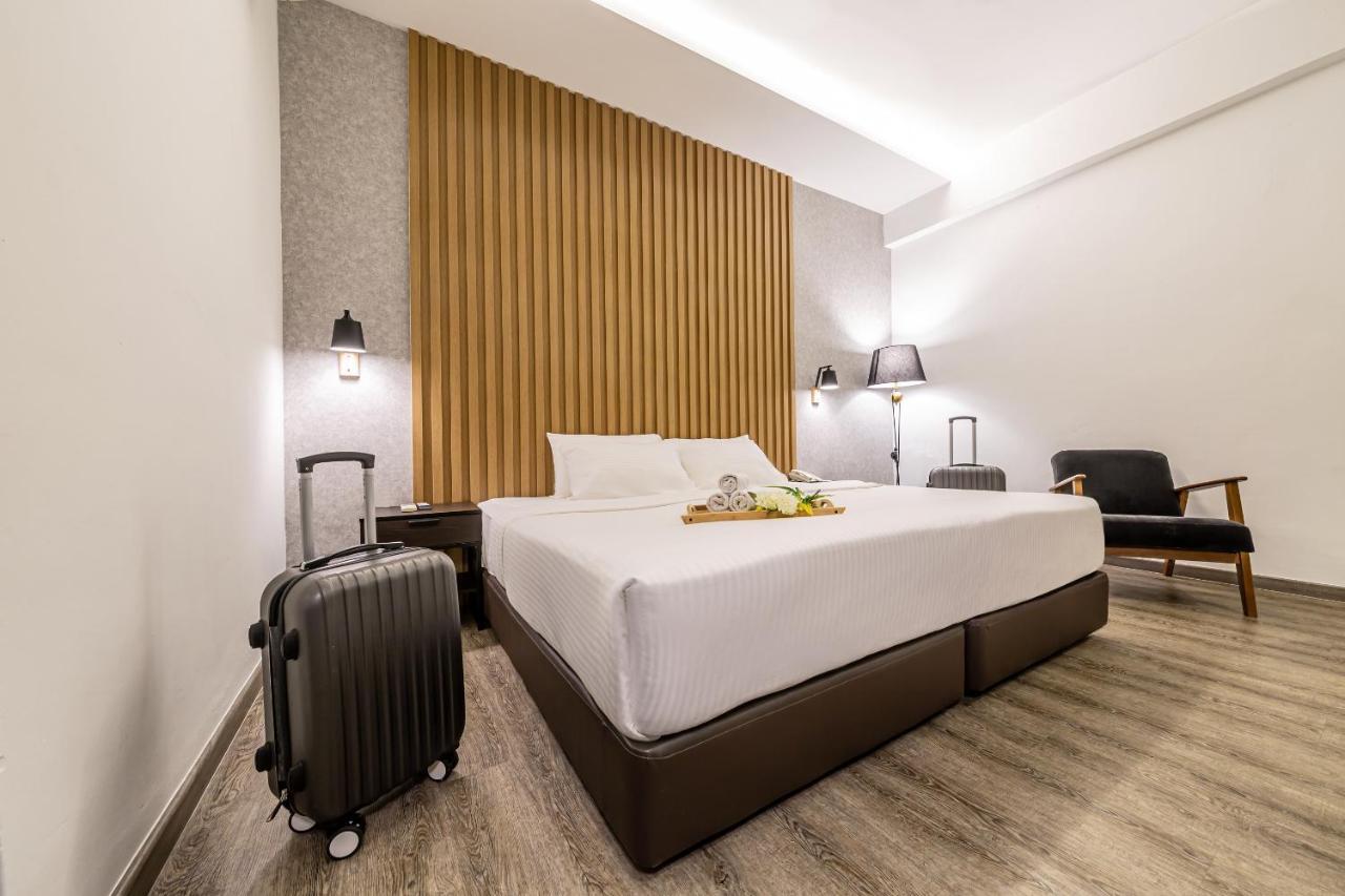 Thy Executive Hotel Johor Bahru Esterno foto