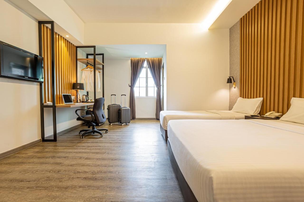 Thy Executive Hotel Johor Bahru Esterno foto