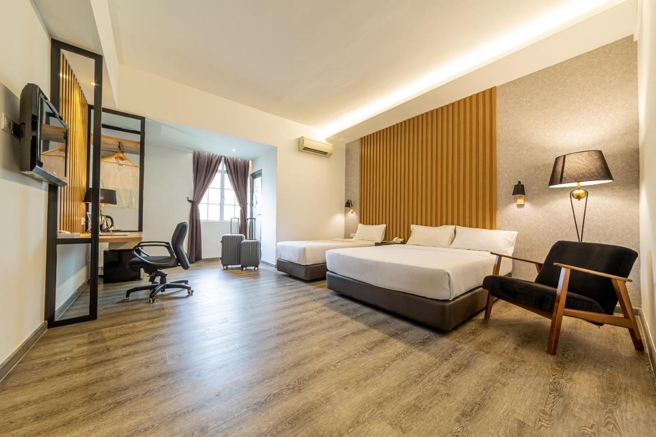 Thy Executive Hotel Johor Bahru Esterno foto