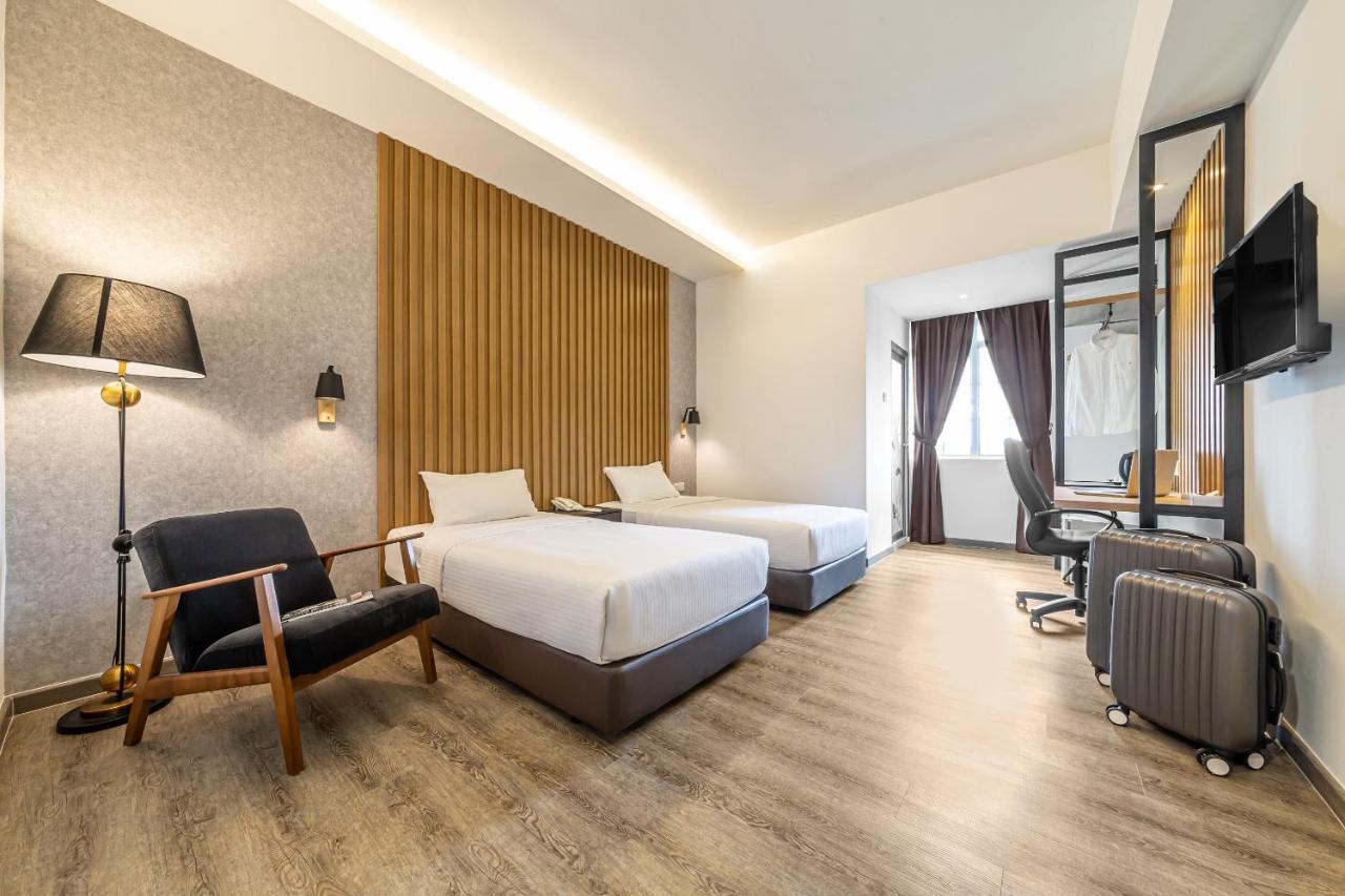 Thy Executive Hotel Johor Bahru Esterno foto