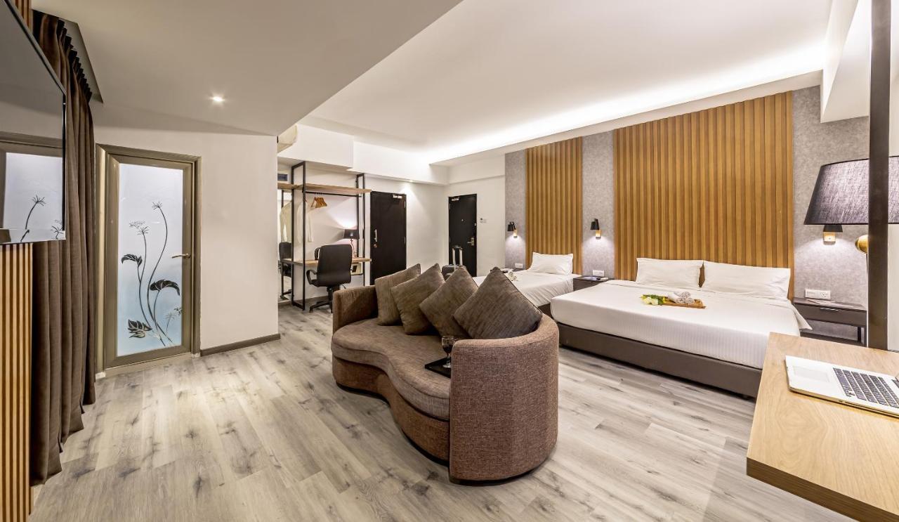 Thy Executive Hotel Johor Bahru Esterno foto